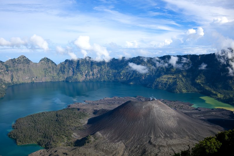 Le Mont Rinjani volcan indonesie