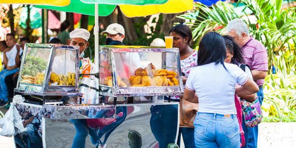 colombie street food arepas carthagene