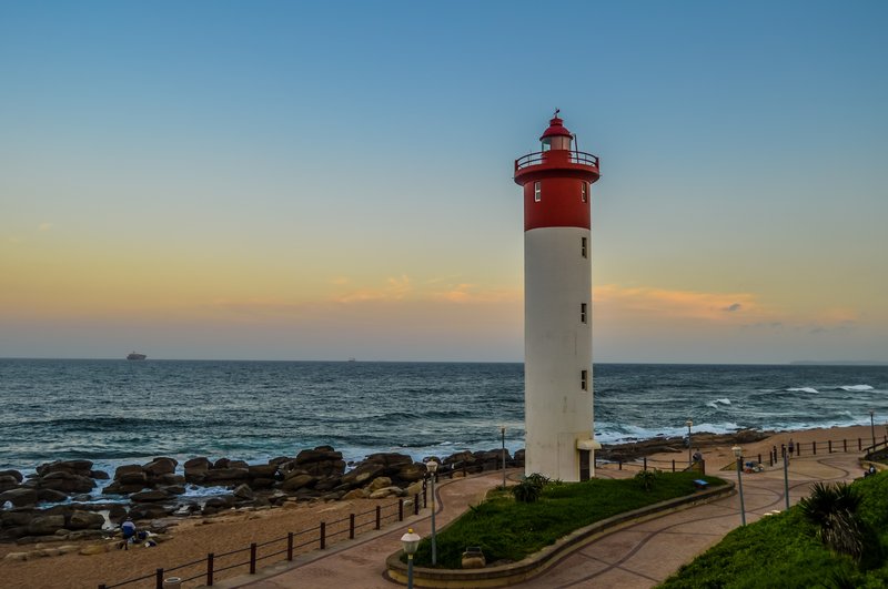 Umhlanga Phare l'un des phares emblématiques du monde à Durban, Afrique du Sud                                                        🗺️