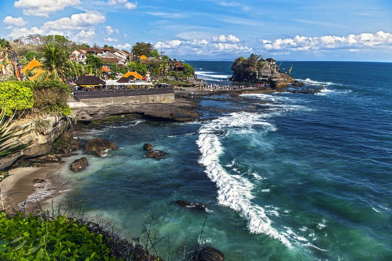 Tanah Lot temple balinais hindu et vue sur l&#x27;océan pacifique, Denpasar, Bali