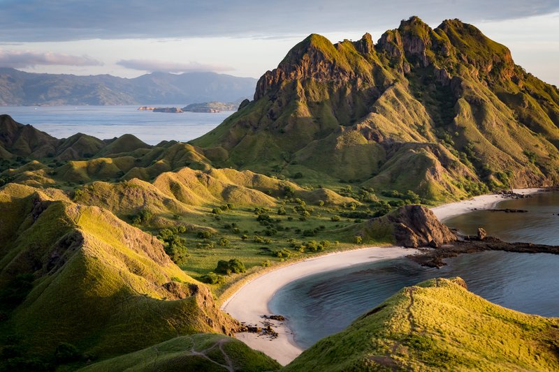 Vue panoramique du sommet de l&#x27;île de Padar dans les îles de Komodo, Flores, Indonésie.