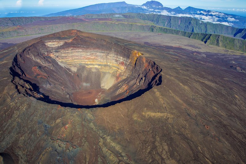 Vue sur le cratère du volcan Piton de la Fournaise, île de la Réunion