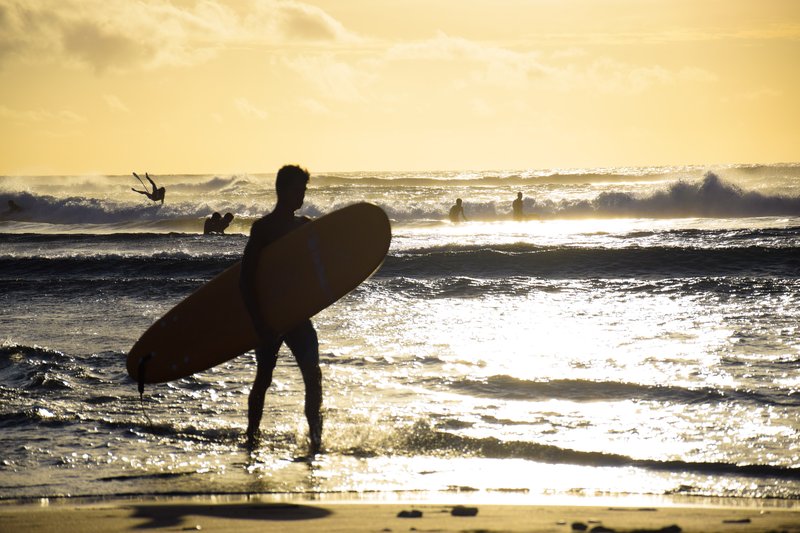 Surf à Saint Leu, île de la Réunion