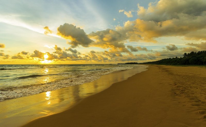 Plage de Bentota au Sri Lanka - coucher de soleil