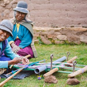 ARTISANS DU MONDE   Shutterstock Ruslana Iurchenko famille aymara bolivie