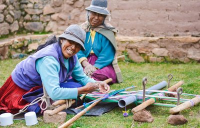 ARTISANS DU MONDE   Shutterstock Ruslana Iurchenko famille aymara bolivie