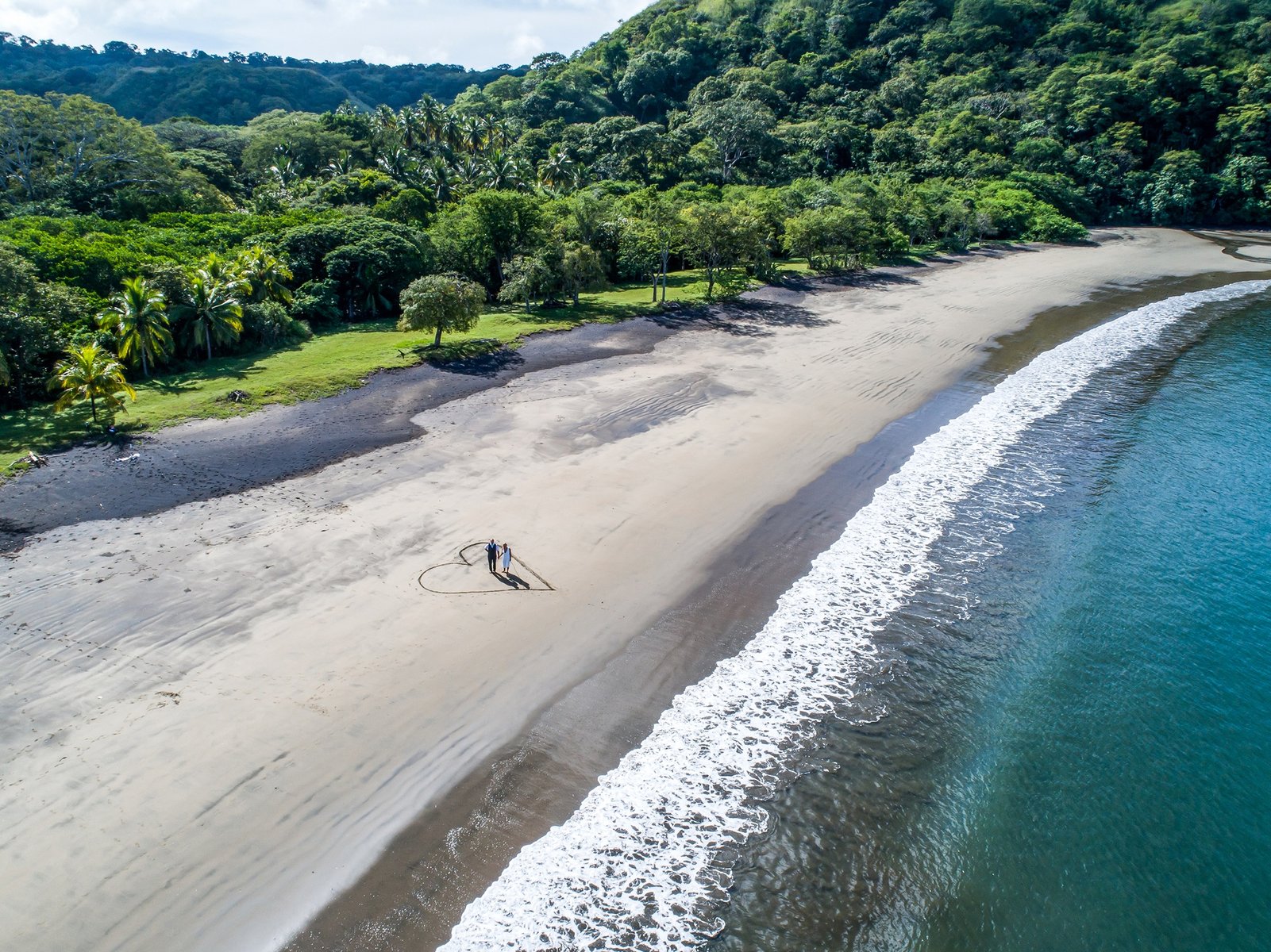 Couple sur une plage au Costa Rica