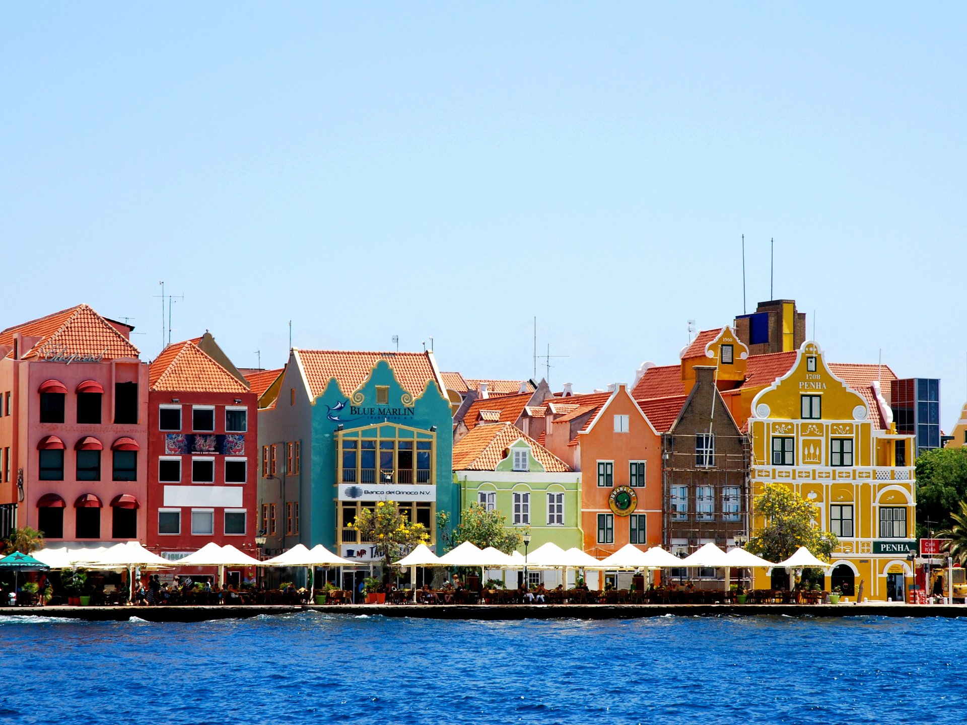 Curaçao, Venezuela