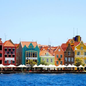 Curaçao, Venezuela