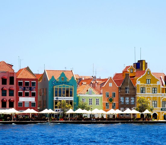 Curaçao, Venezuela