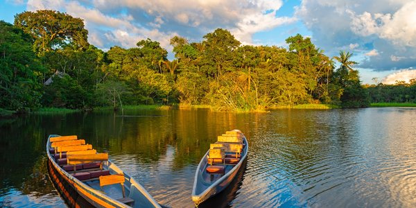 Equateur pirogues Amazonie