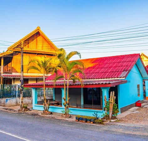 Maisons colorees a Luang Prabang au Laos