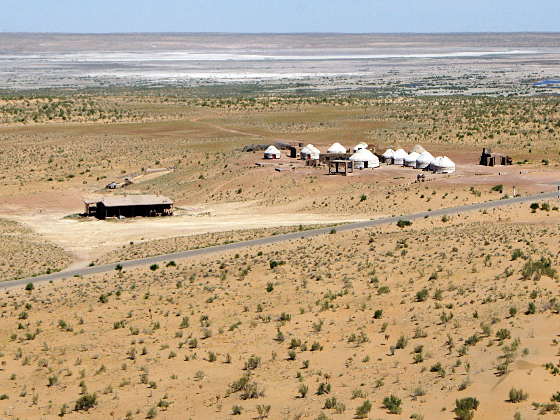 Le désert Kyzyl Kum en Ouzbékistan