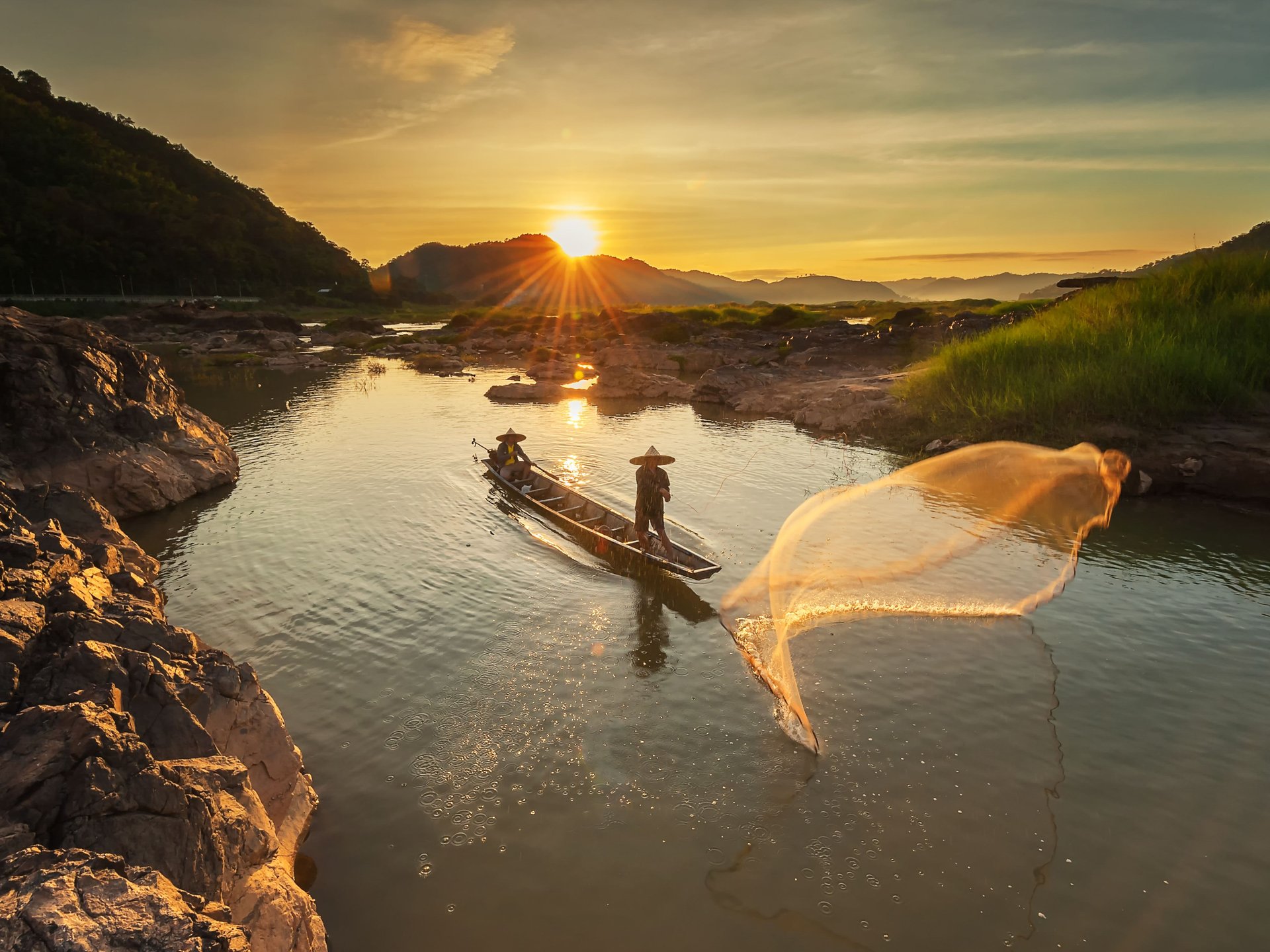Pecheurs sur le fleuve du Mekong, Laos