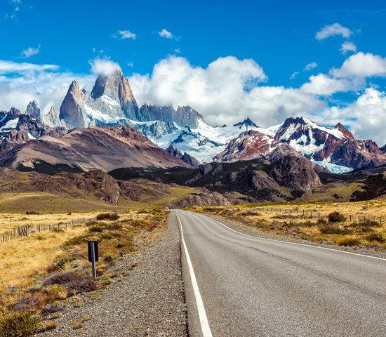 Route et vue sur la Fitz Roy, Argentine