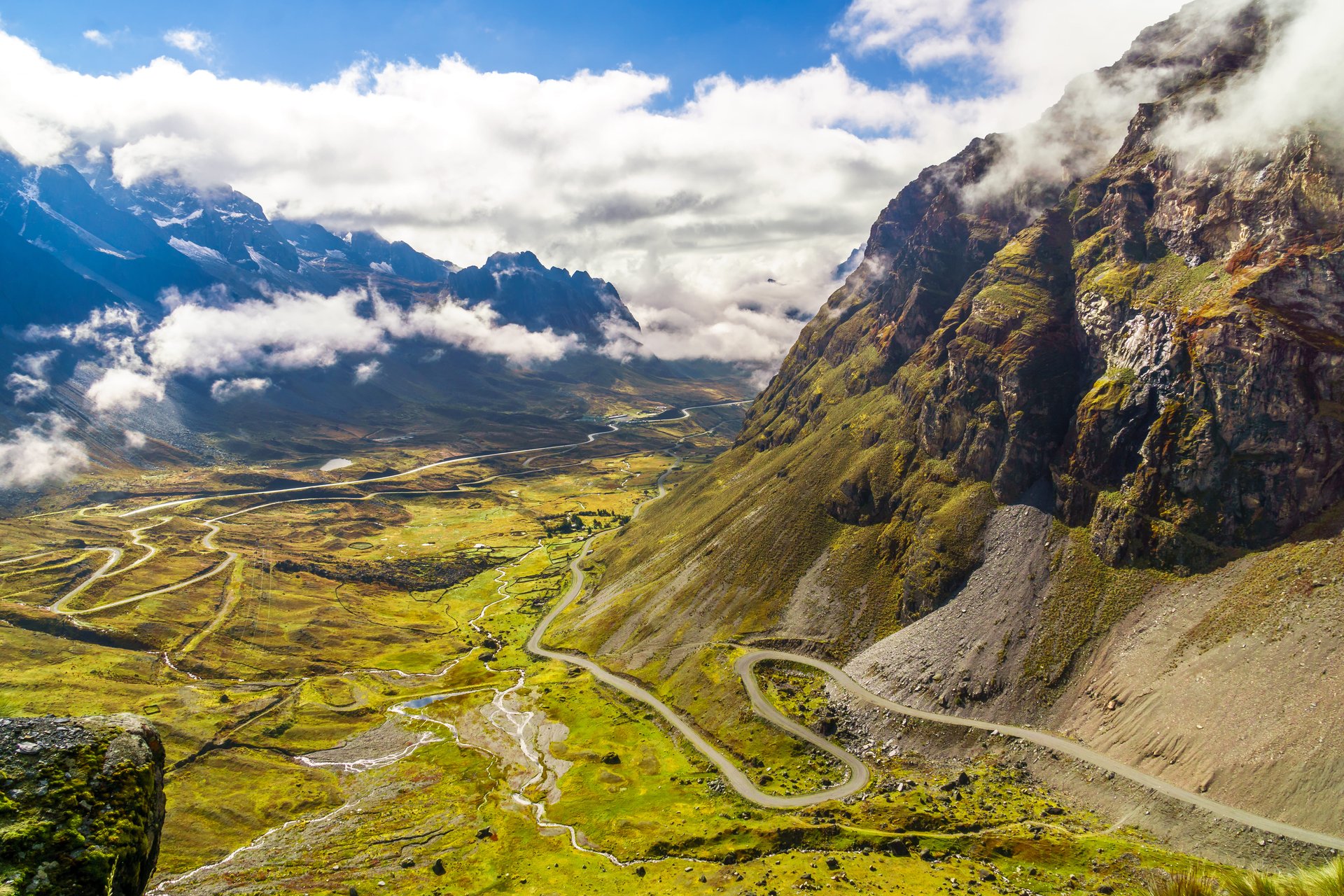 Vue sur la route de la mort dans les Yungas, Coroico, Bolivie