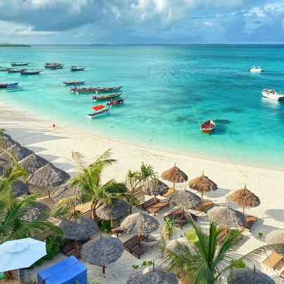 Bateaux et plage a Zanzibar