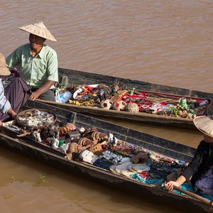 Marché flottant du Lac Inlé en Birmanie, Myanmar