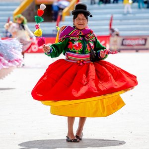 Danseuse traditionnelle en Bolivie