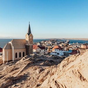 Eglise Luderitz depuis la coline de Namibie