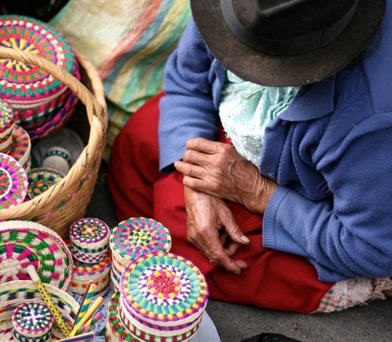 femme marche equateur