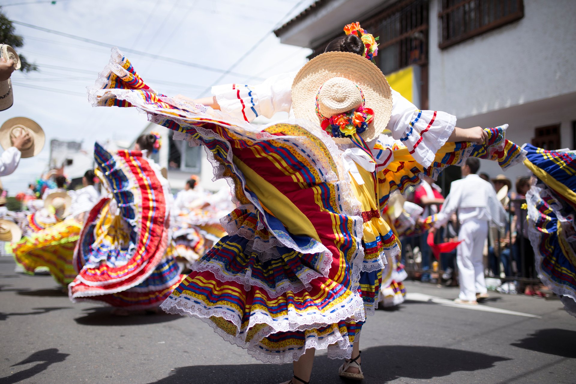 femme dansant à ibagué colombie carnaval de san pedro