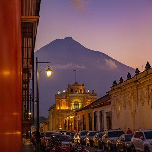Coucher de soleil sur la ville d'Antigua, Guatemala