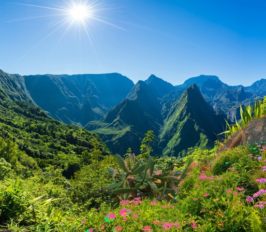 Panorama du Cirque de Mafate sur l'île de La Réunion, France