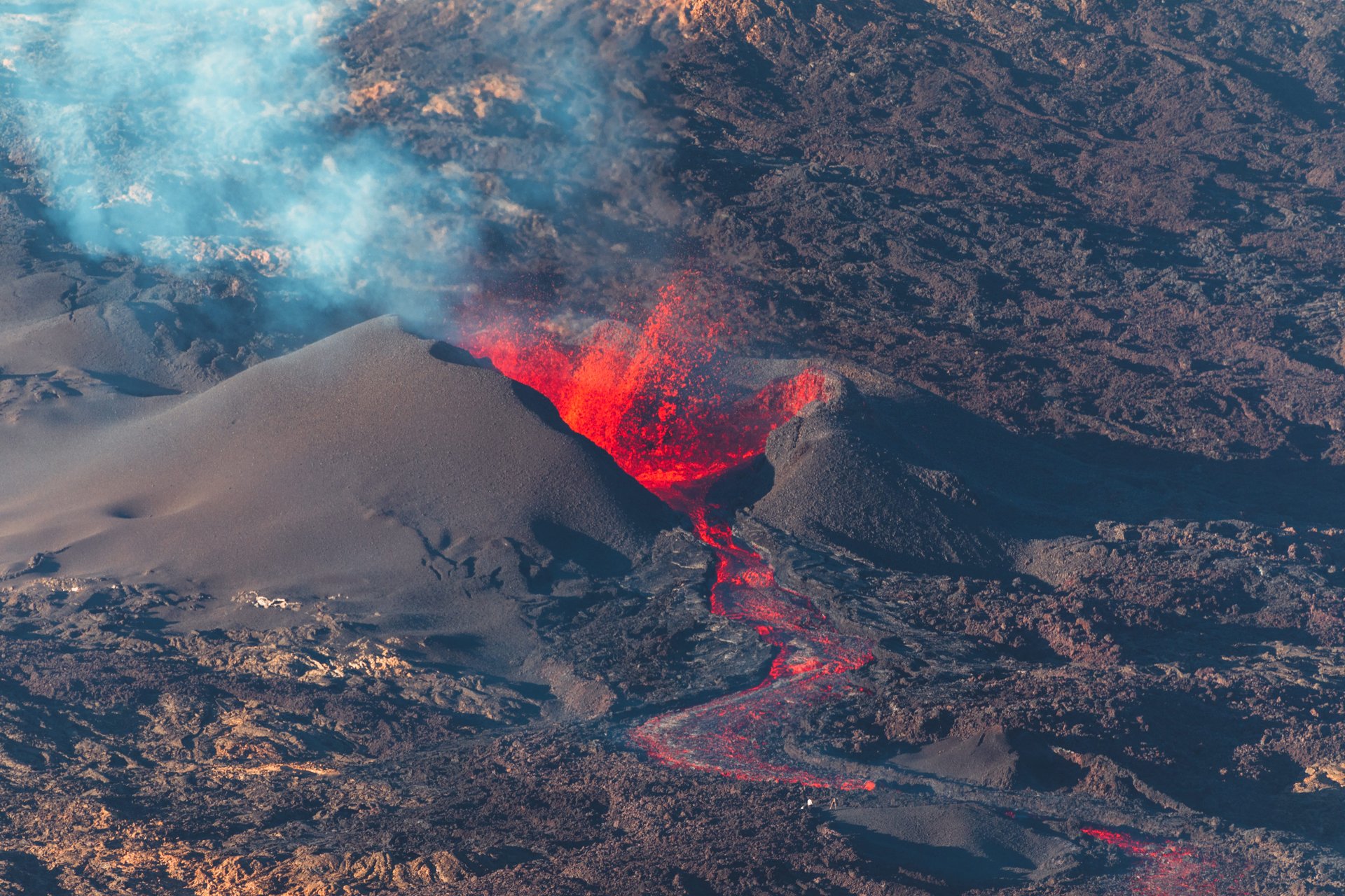 Piton de La Fournaise en ébullition, île de la Réunion