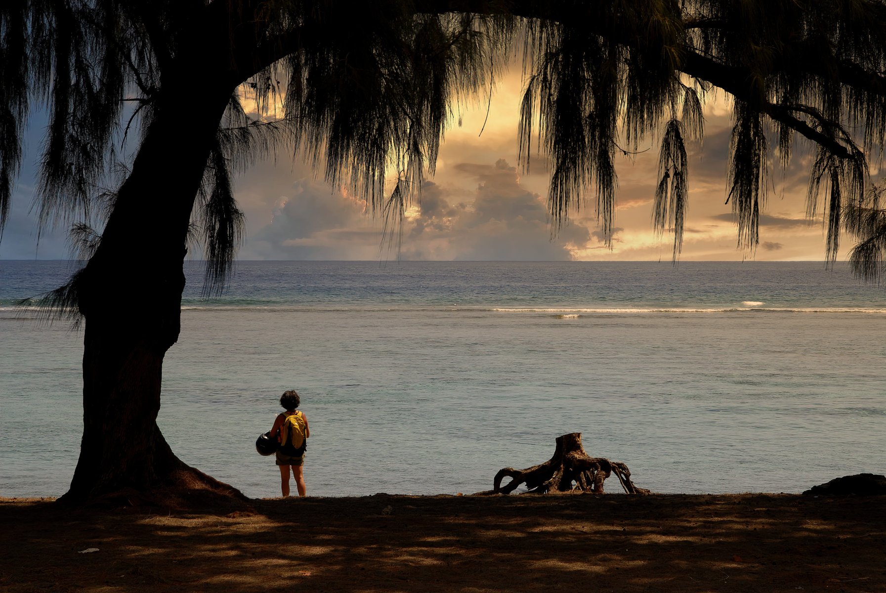 Couché de soleil sur une plage de l'île de la Réunion