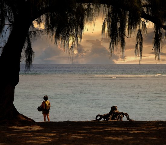 Couché de soleil sur une plage de l'île de la Réunion