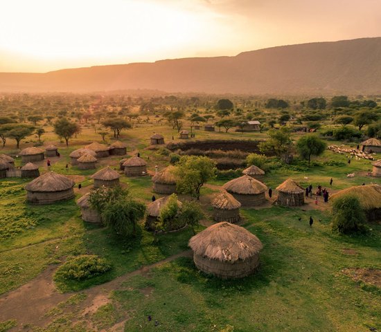 Image aérienne du village d'Arusha   Tanzanie