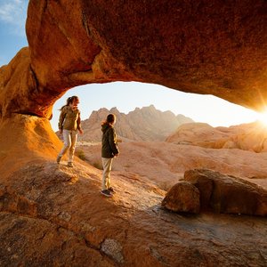 Mère et fille Randonnée Damarland Namibie