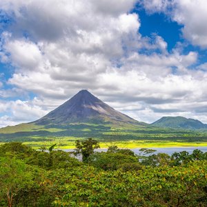 Paysage du Costa Rica, lac la Fortuna