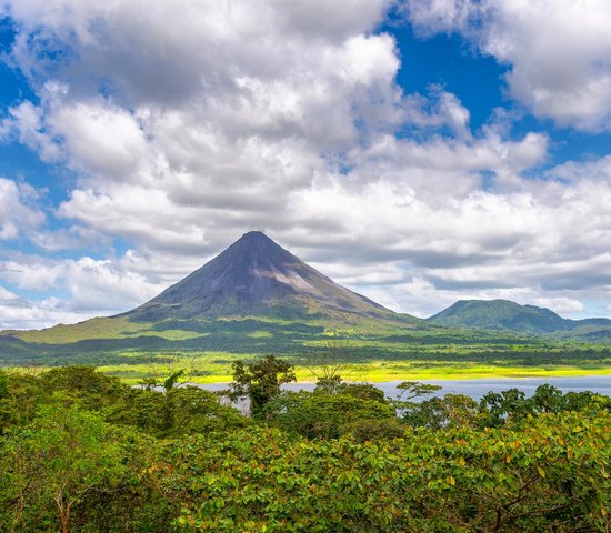 Paysage du Costa Rica, lac la Fortuna