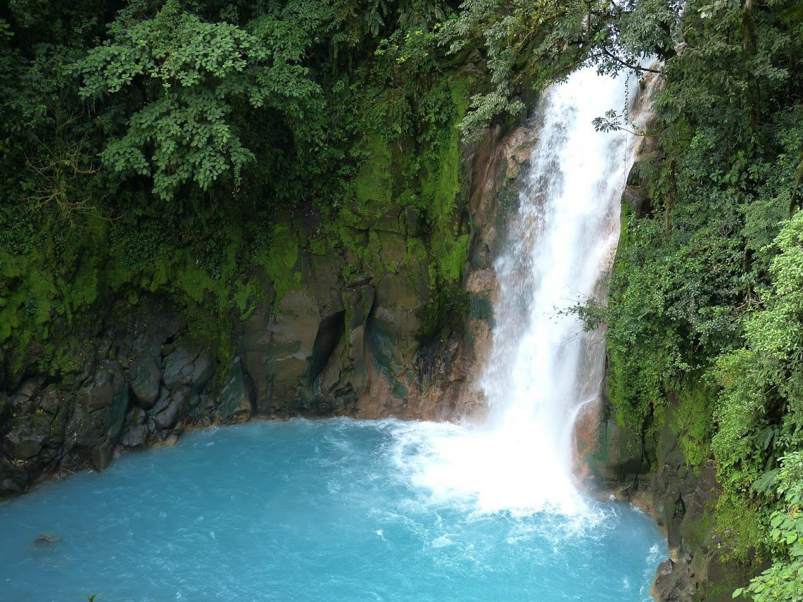 rio celeste costa rica