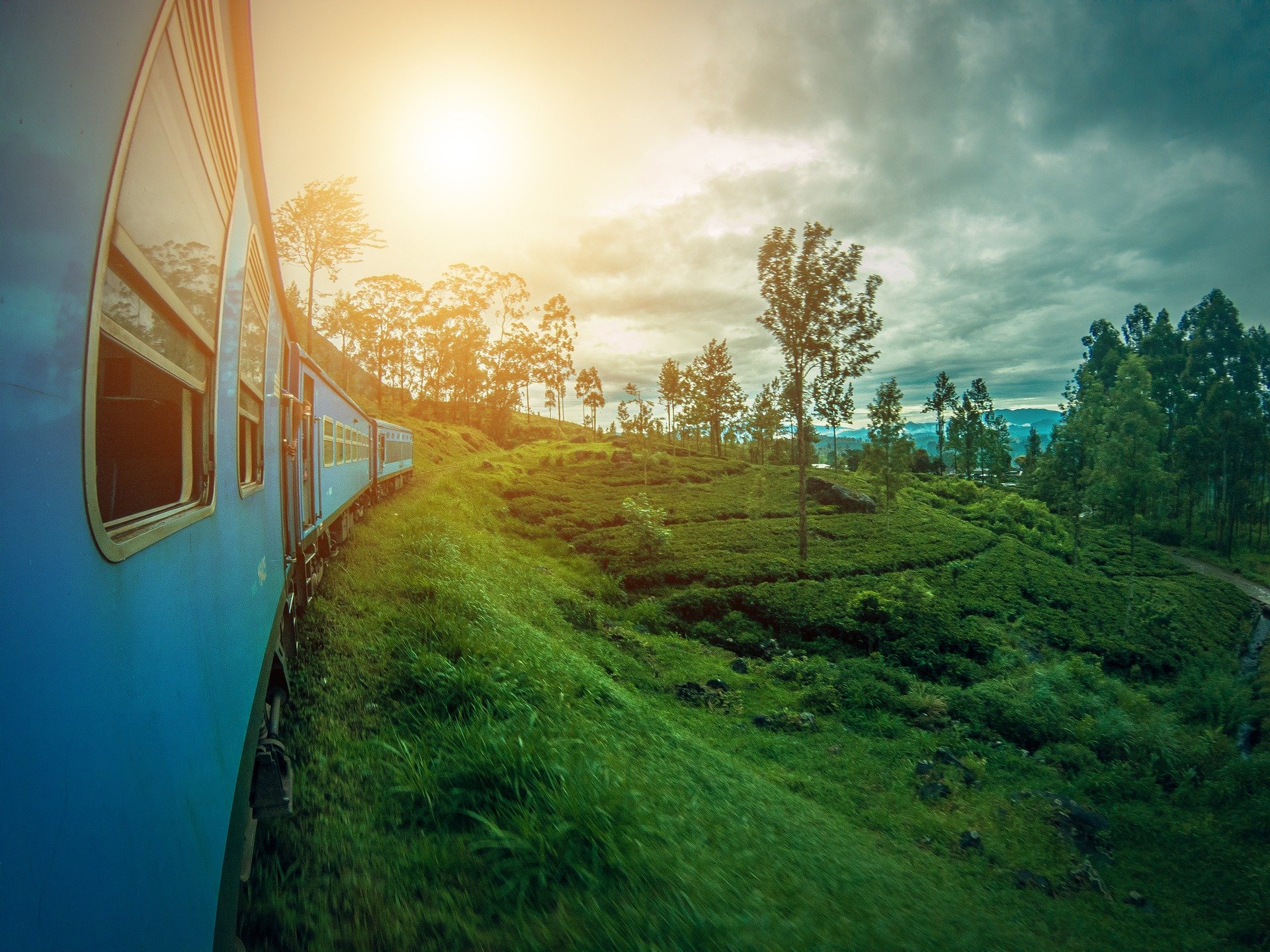 train sri lanka photo