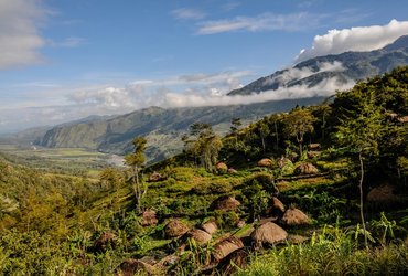 Trek et rencontres en terre papoue